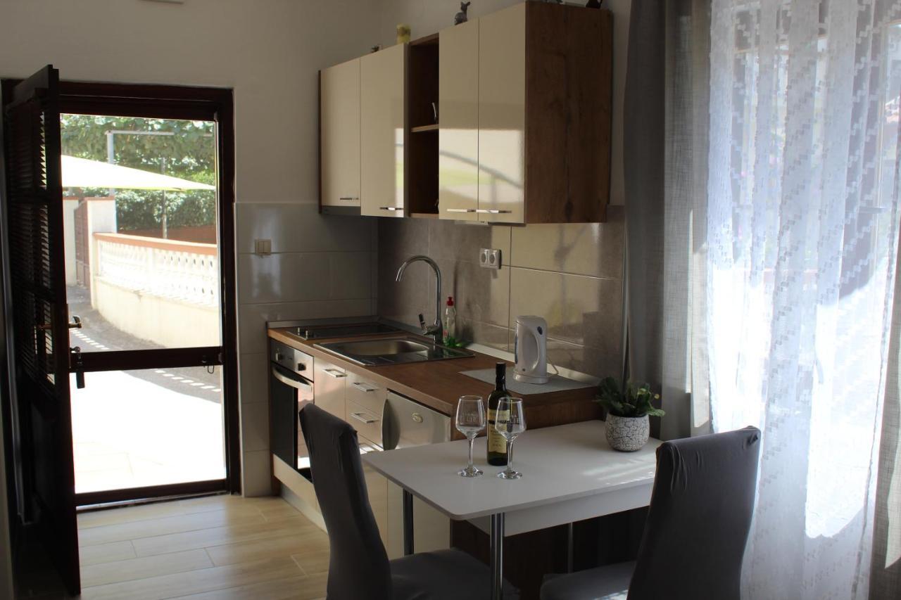 Apartments Kekel Биоград на Мору Екстериор снимка